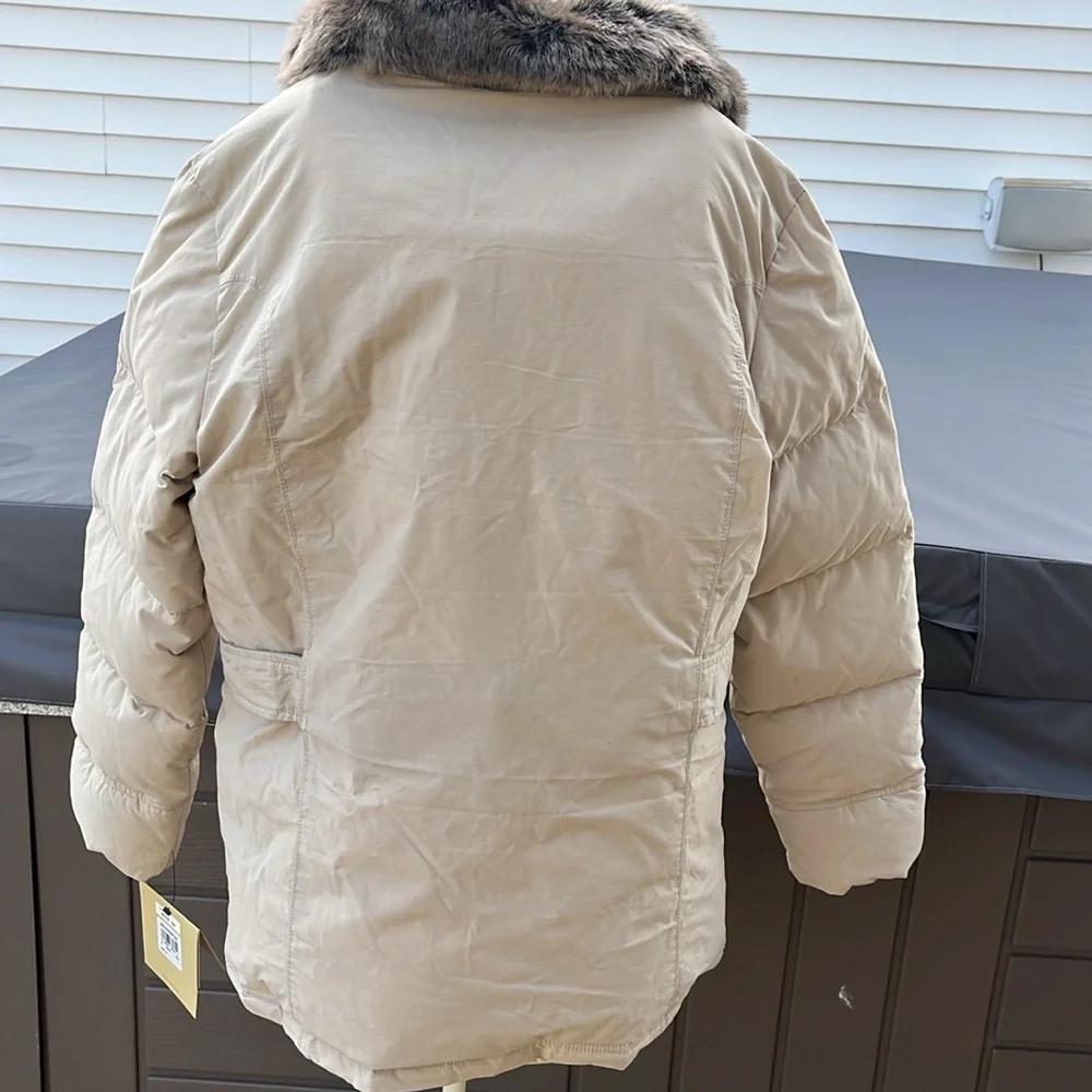 Woolrich duck down jacket, new tags size medium - Picture 8 of 12